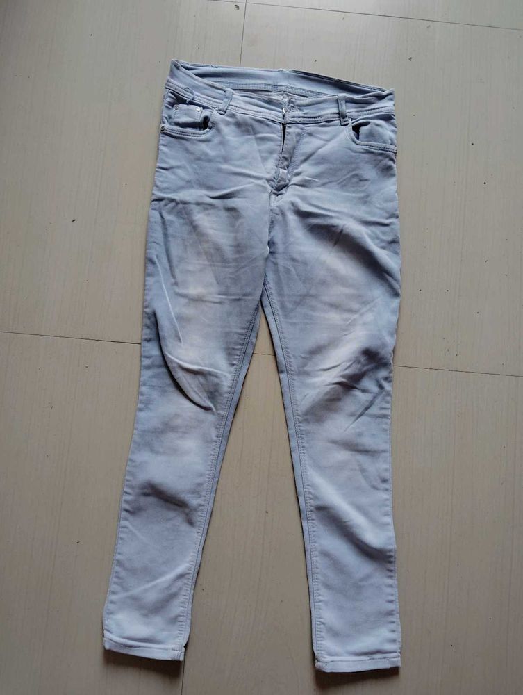 Light Wash Skinny Jeans