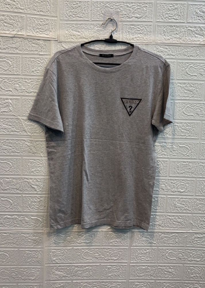 🇺🇲 Guess Imported Tshirt
