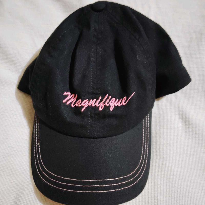 Magnifique Black Cap