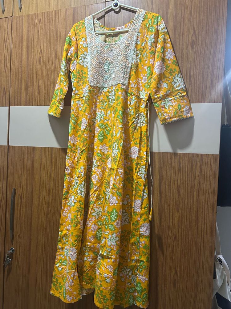 New Not Used Yellow Floral Print Kurti Size42