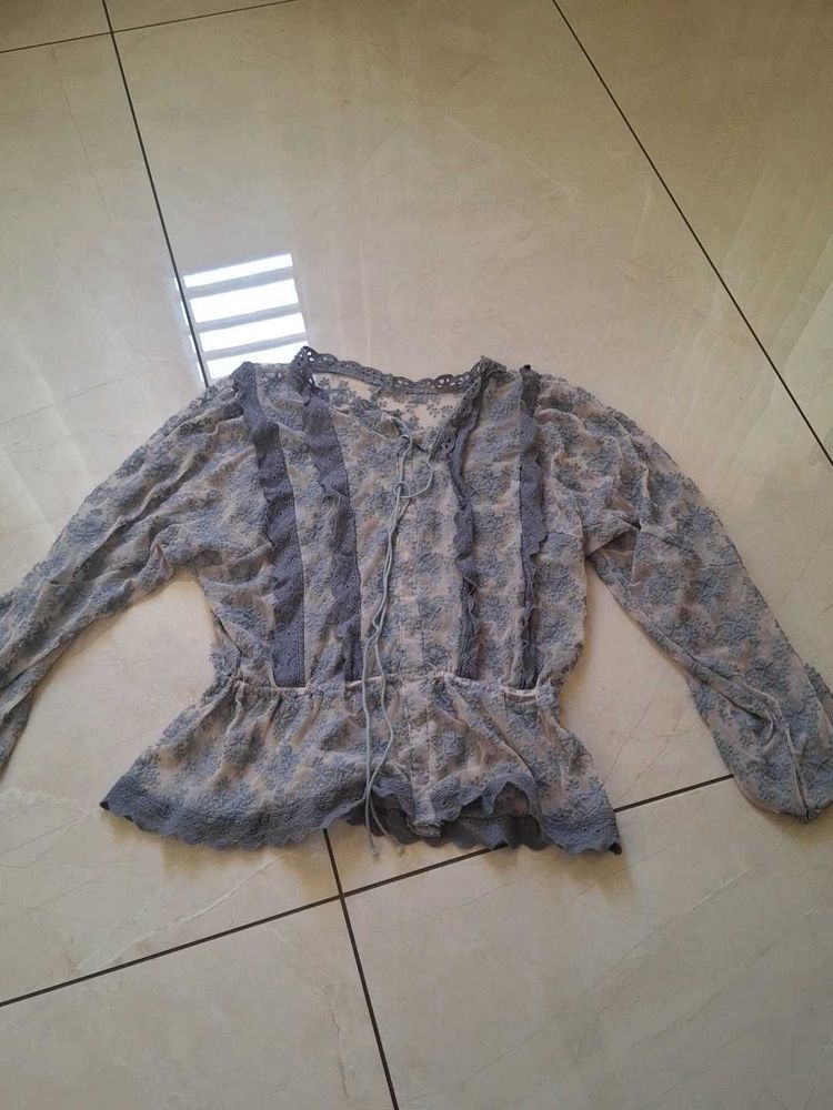 Lace Detailed Long Sleeve Top