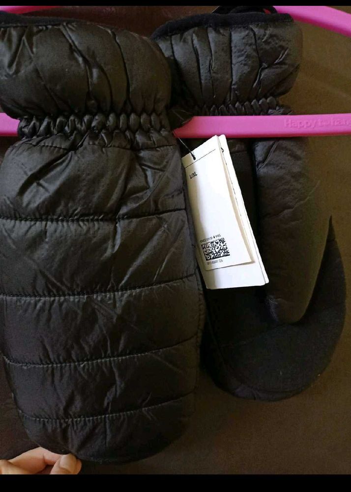 Black Padded Mittens