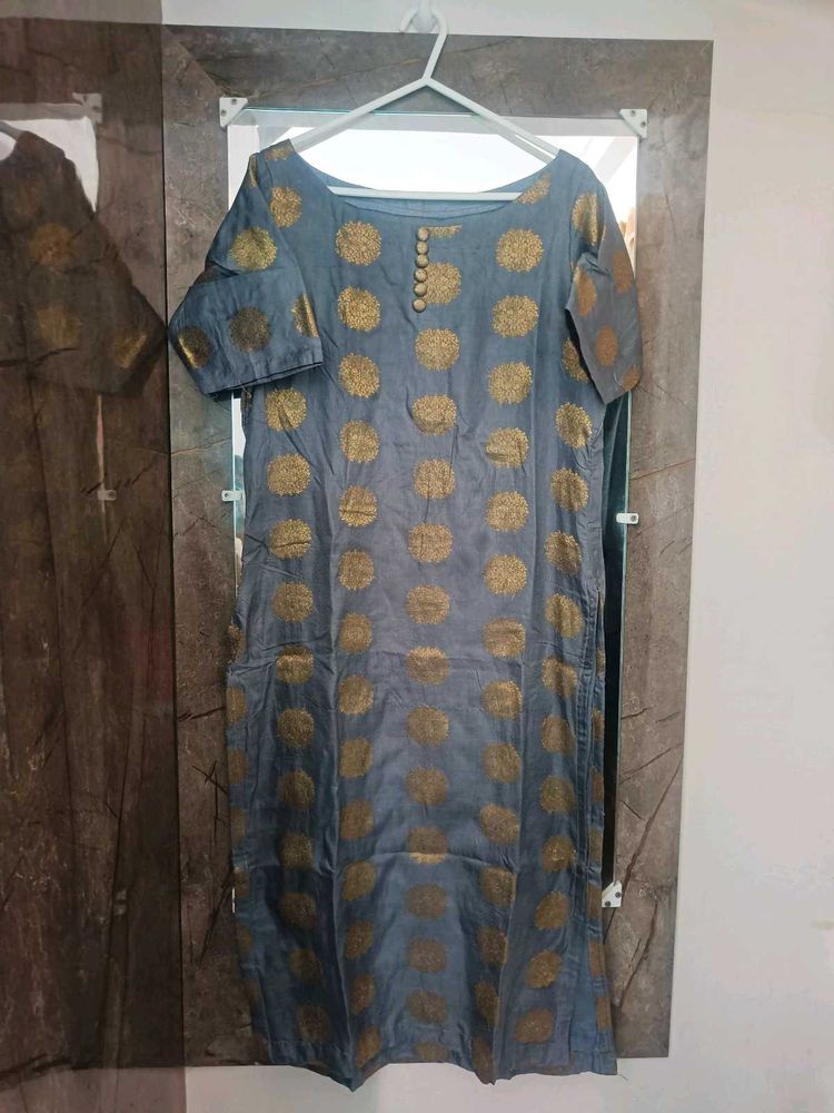 Elegant Grey &amp; Gold Kurta