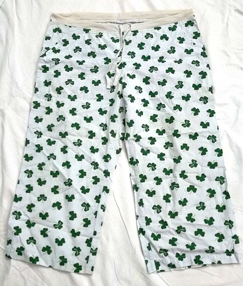 Clover Print Capri Pants