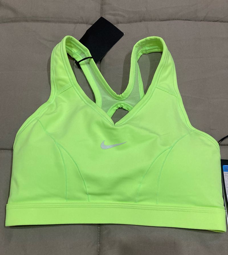 NIKEWomen Sports Lightly Padded Bra (Light Green)