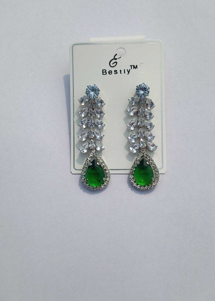 SALE 🆕Elegant Green Stone Earrings