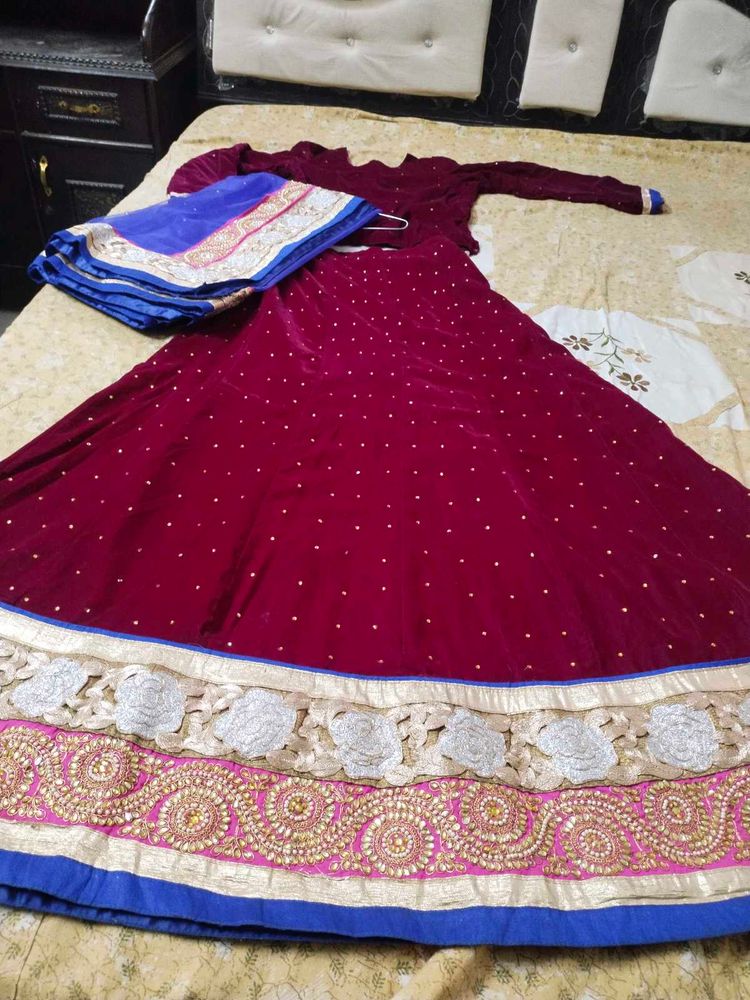 Elegant Maroon Velvet lehenga set With Blue Dupatt