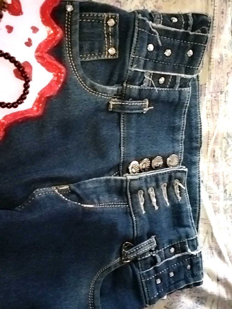 A Very Beautiful Jeans In Blue Colour For Girls ❤️