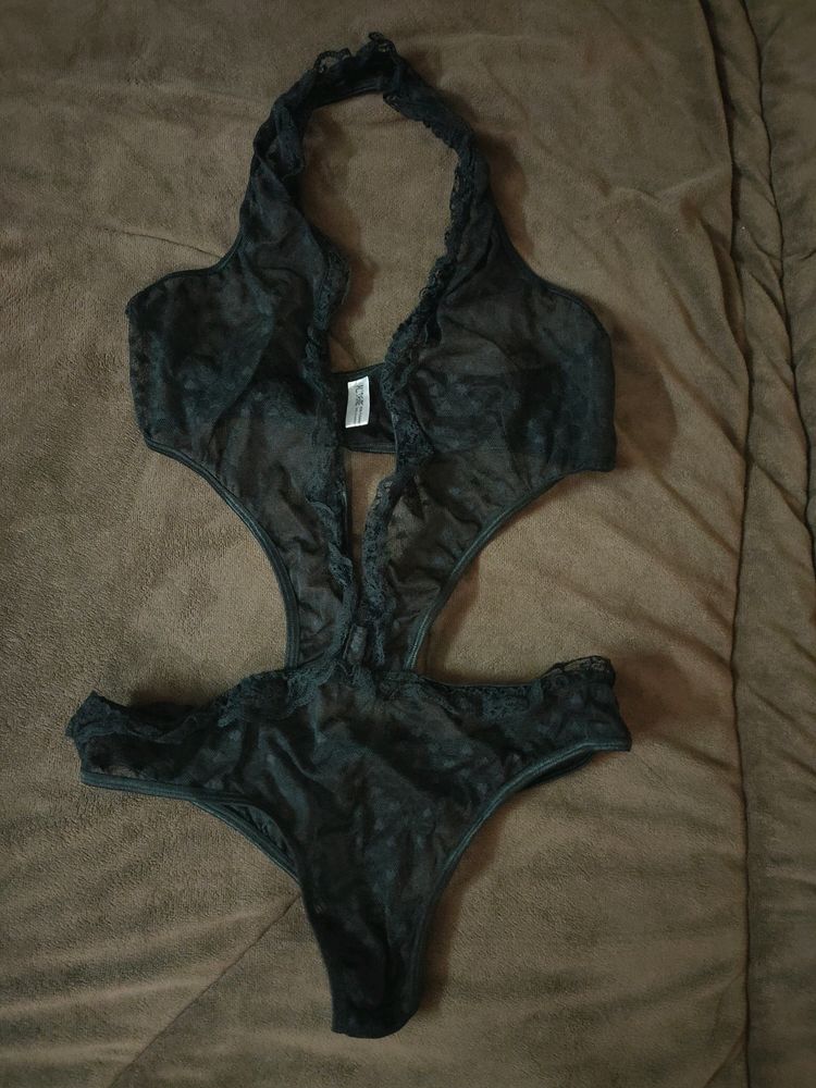 399Rs.Gorgeous Net Bodysuit