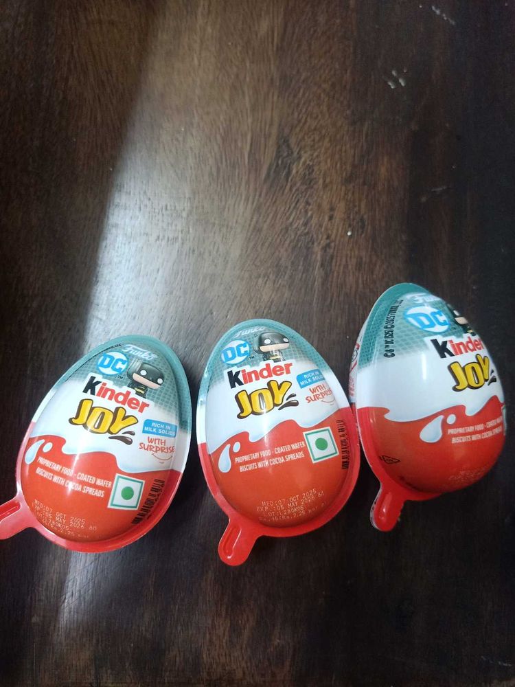 Kinder Joy DC (combo of 3 pieces)