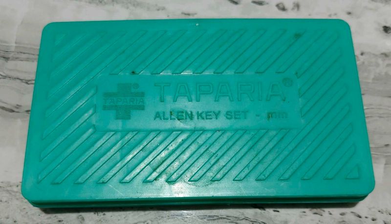 Combo of Allen key &amp; Plier