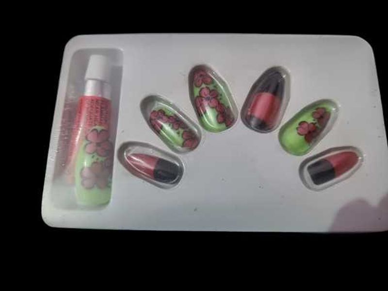 Press On Nails