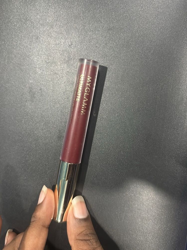 MyGlamm Ultimatte Lipstick matte shade - plum beau