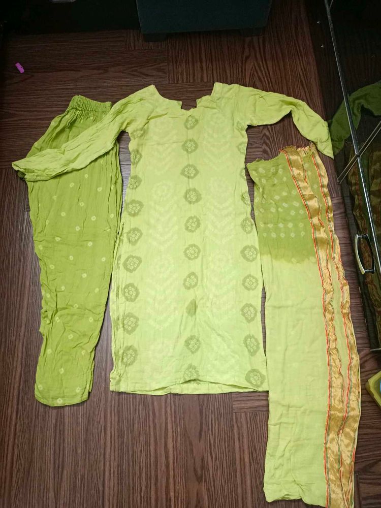 GREEN KURTA SET WITH DUPATTA