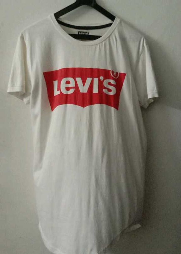 Levi&#39;s Graphic Tee