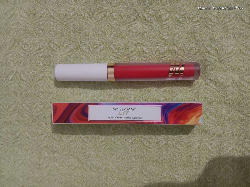 MyGlamm LIT Liquid Velvet Matte Lipstick