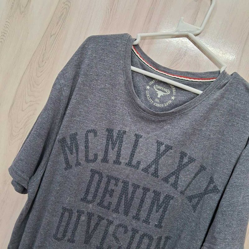 Buffalo Graphic T-Shirt