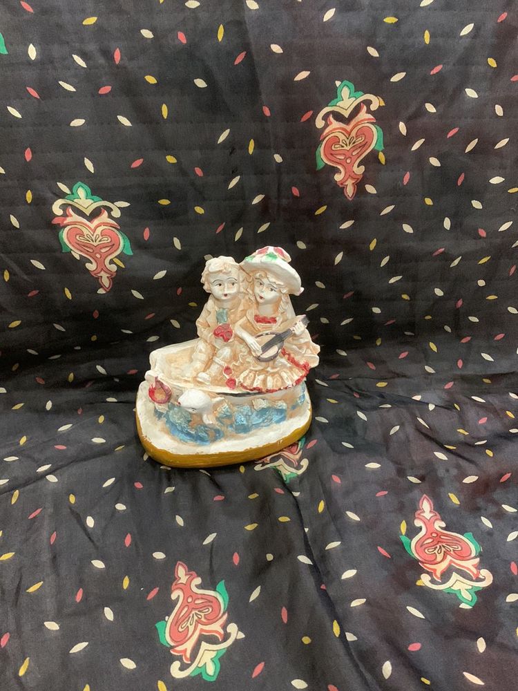 Beautiful Show Piece On Discount Must Buy