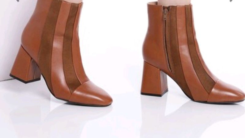 Women Tan Striped Boots