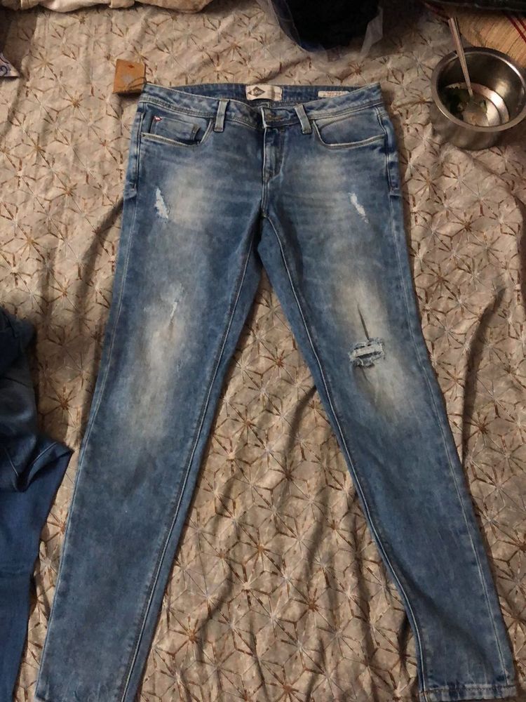 Levi  Ripped Y2k Denim Jeans With Tag