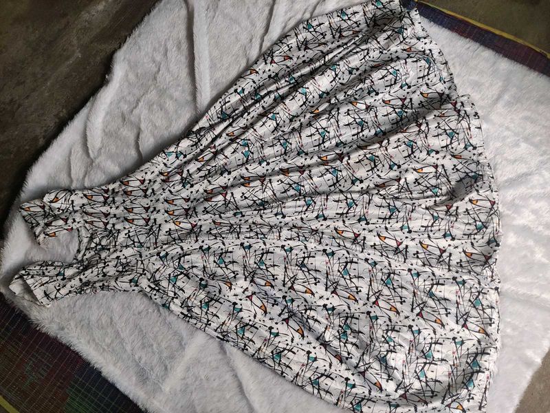 customize floral Patterned White top