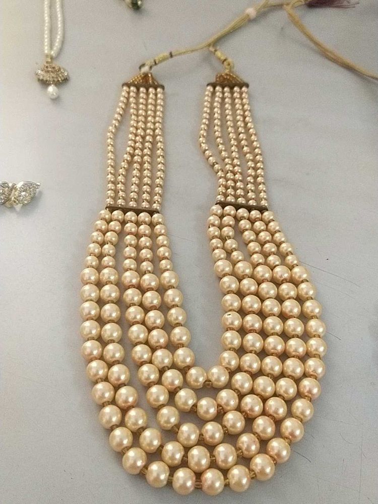 Elegant Faux Pearl Statement Necklace