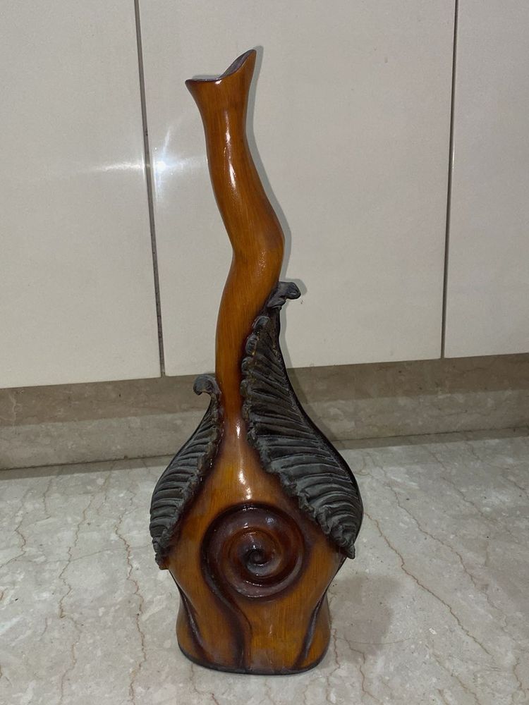 Wooden Sleek Elegant Flower Vase With Leaves Bunch