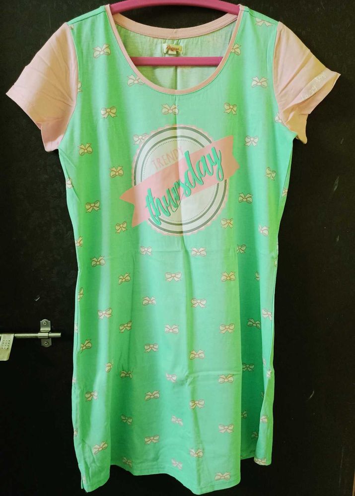 🎠Cute Pink And green Short Nightdress☘️