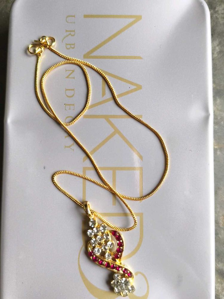 Elegant Gold-Tone Floral Pendant Necklace