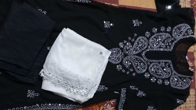 Chickenkari Kurti Set