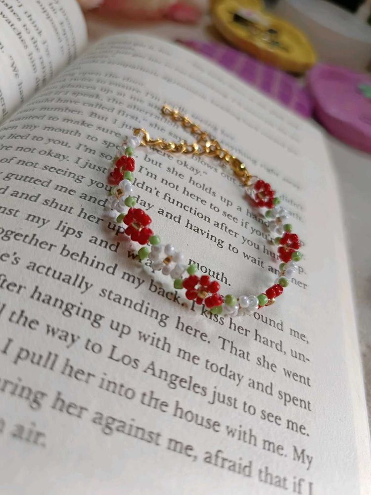 Red Hibiscus Beaded Handmade Bracelet ❤️