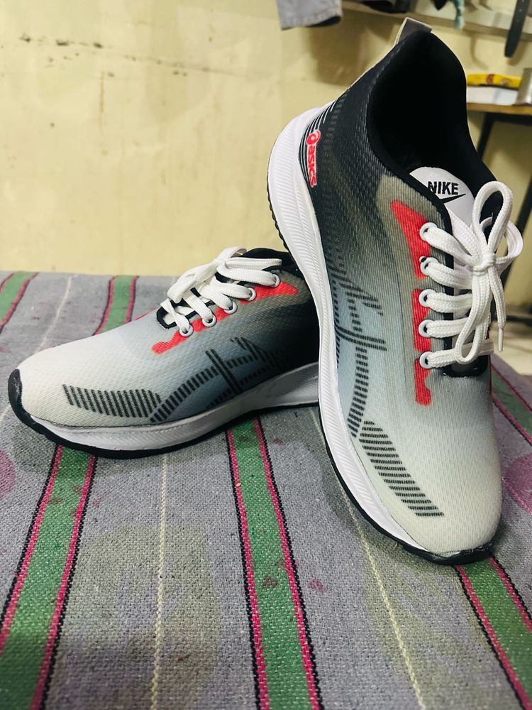 Nike First Copy White And Black New Shoes 9 Number