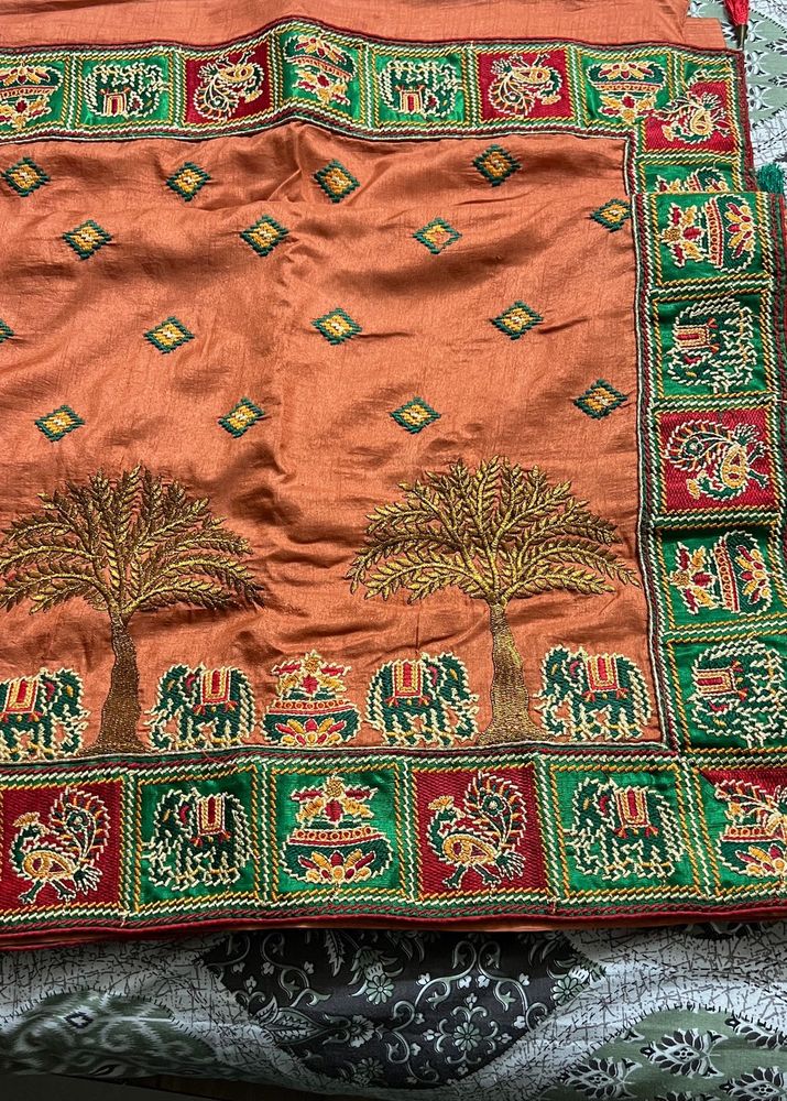 saree with designer blouse
