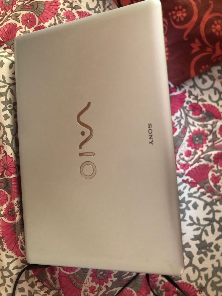 Sony vaio 15 In Laptop