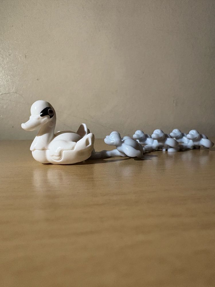 Vintage Swan Family Figurine
