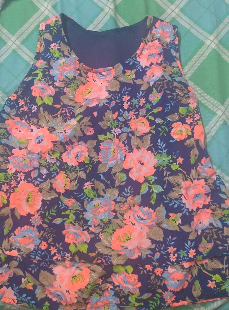 Floral Crop Top Size (M)