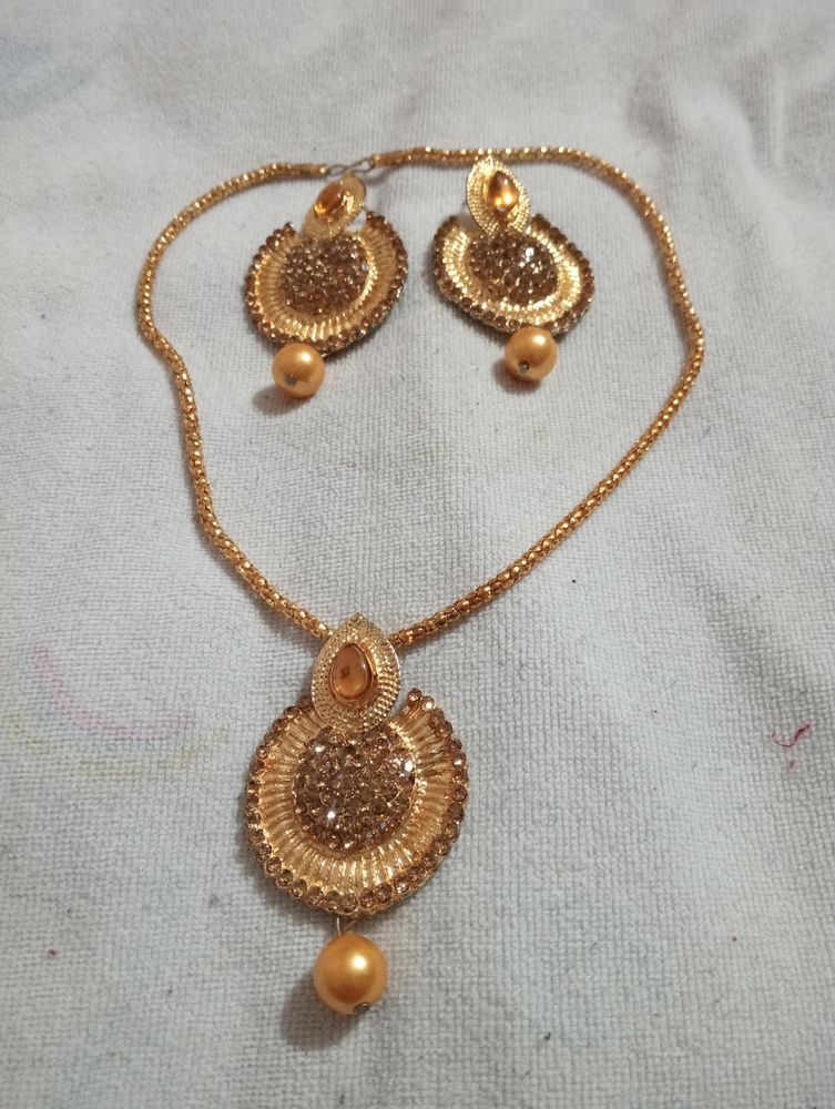 Jewellery Set With Earrings Golden Colour