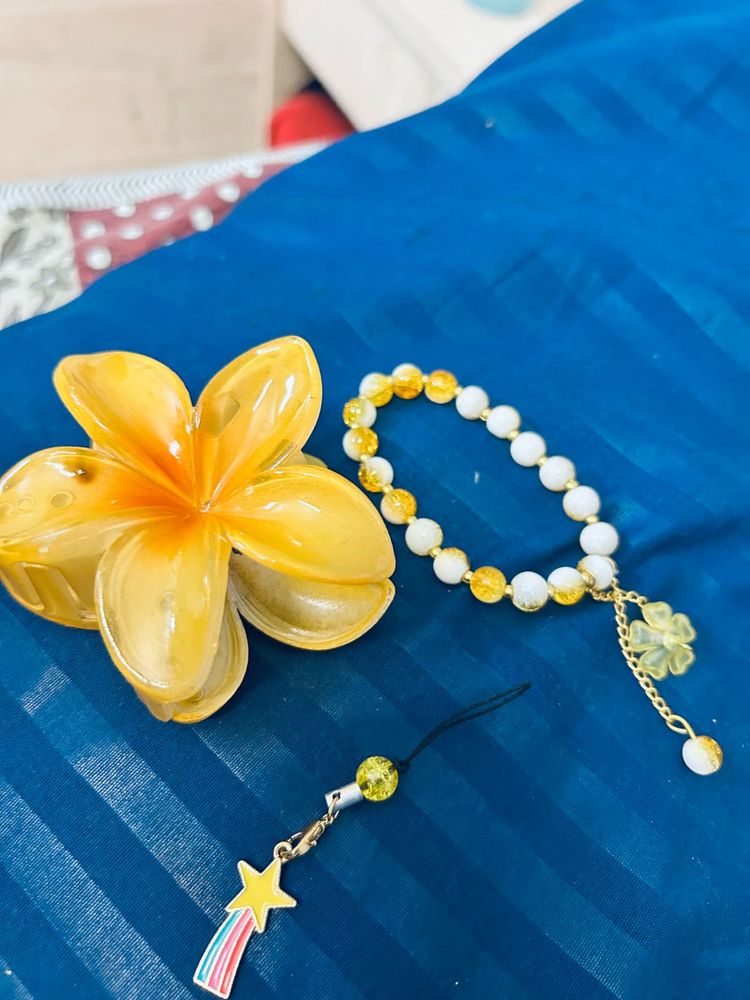 Yellow Flower Accessory Set