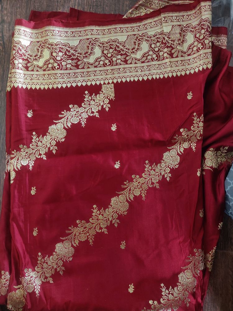 Dark Red And Gold Saree With Blouse
