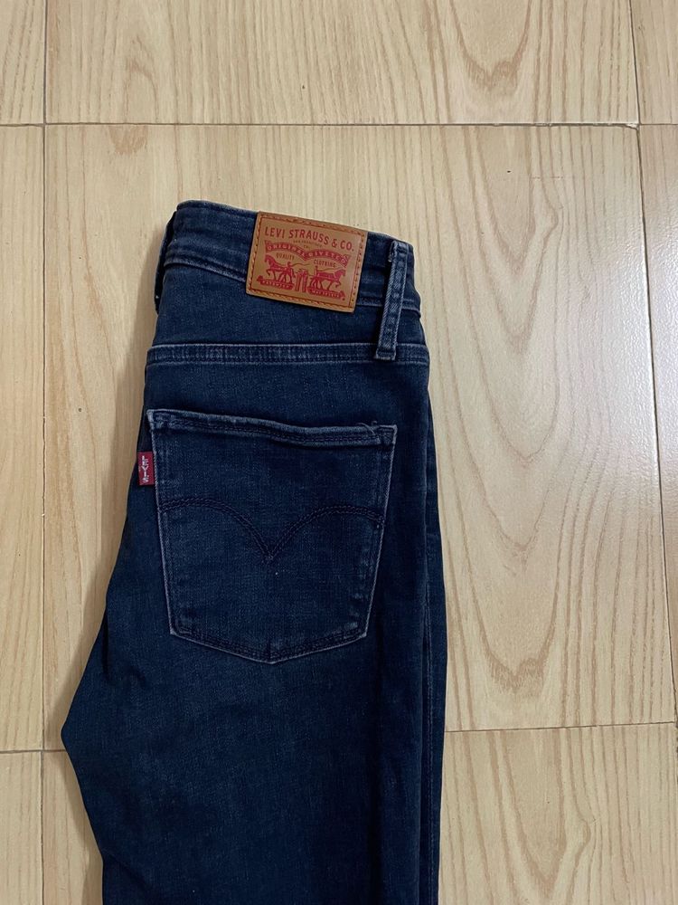 Levis Women Skinny Fit Jeans