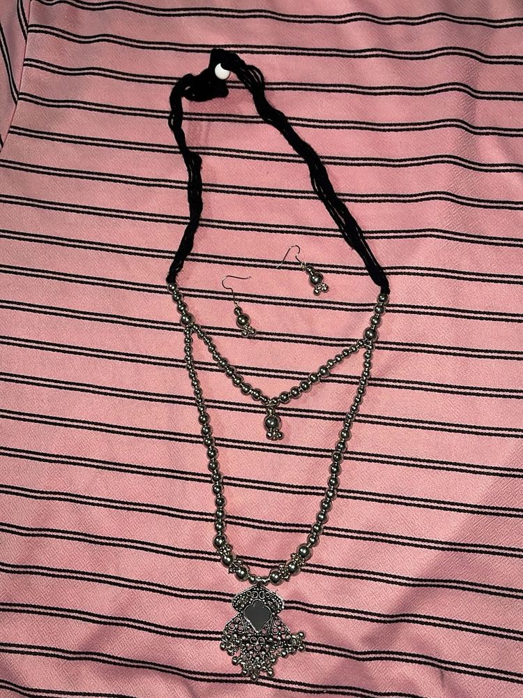 Necklace &amp; Earring Set