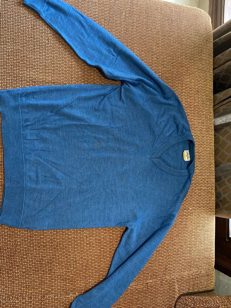 Arrow Sweater Size M