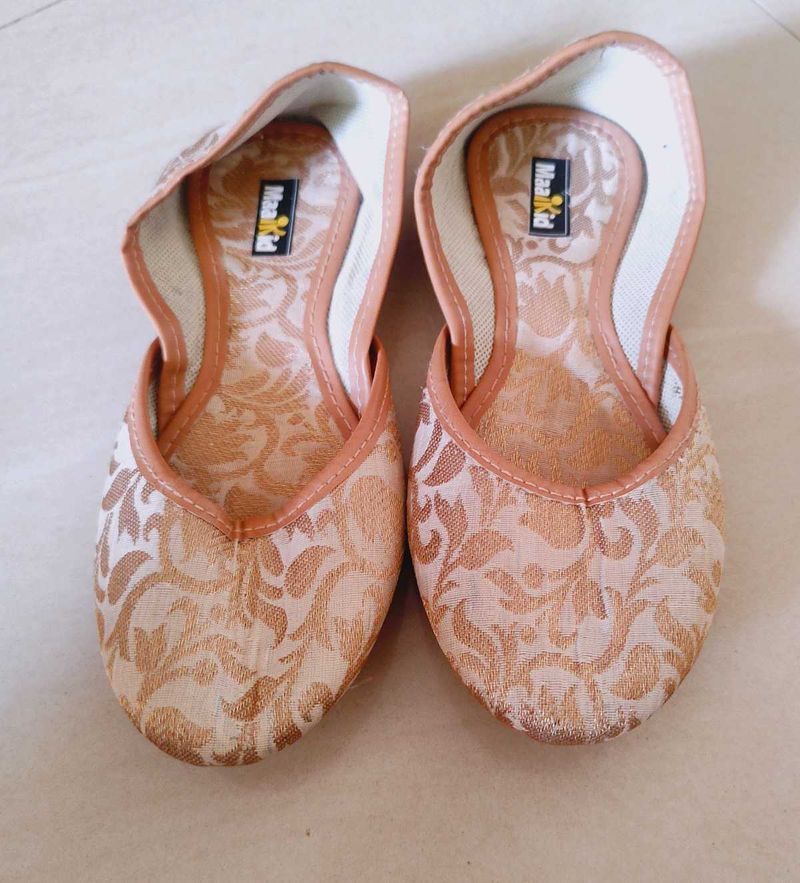 Floral Ethnic Mojari Shoes 20 cm Never Used