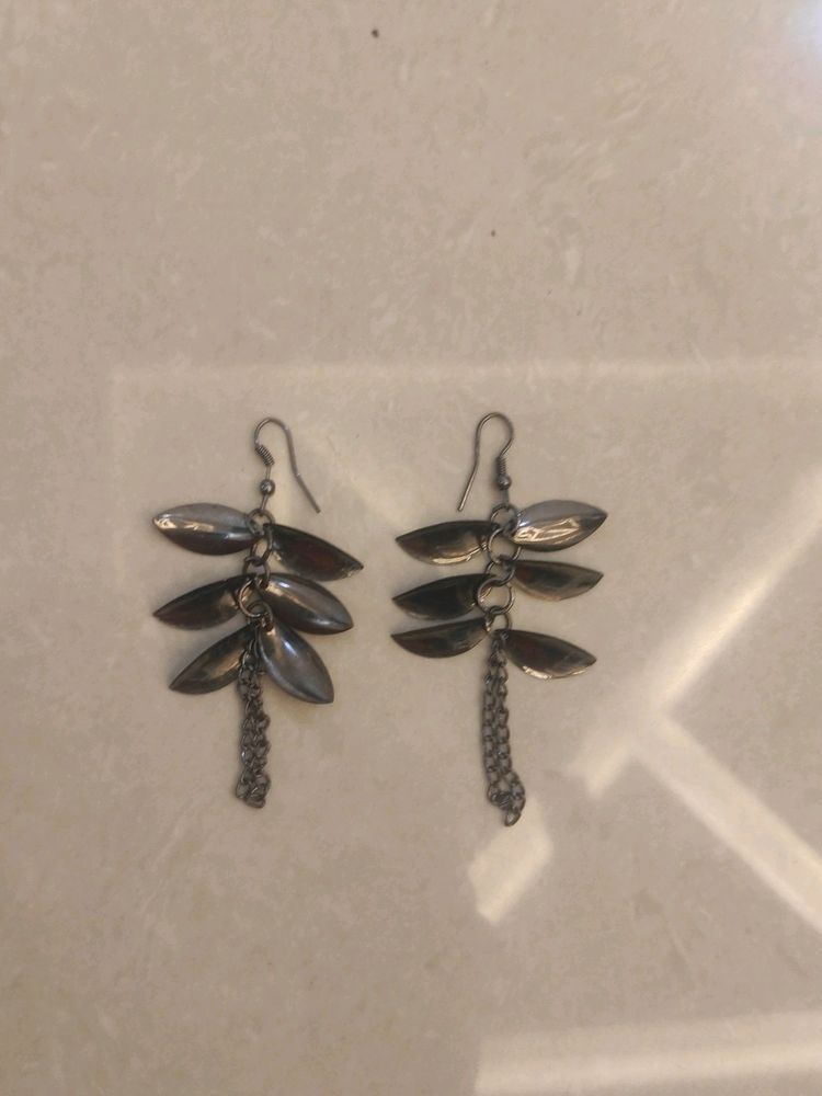 Leave Shaped Earrings, Stylish (Dark Grey)