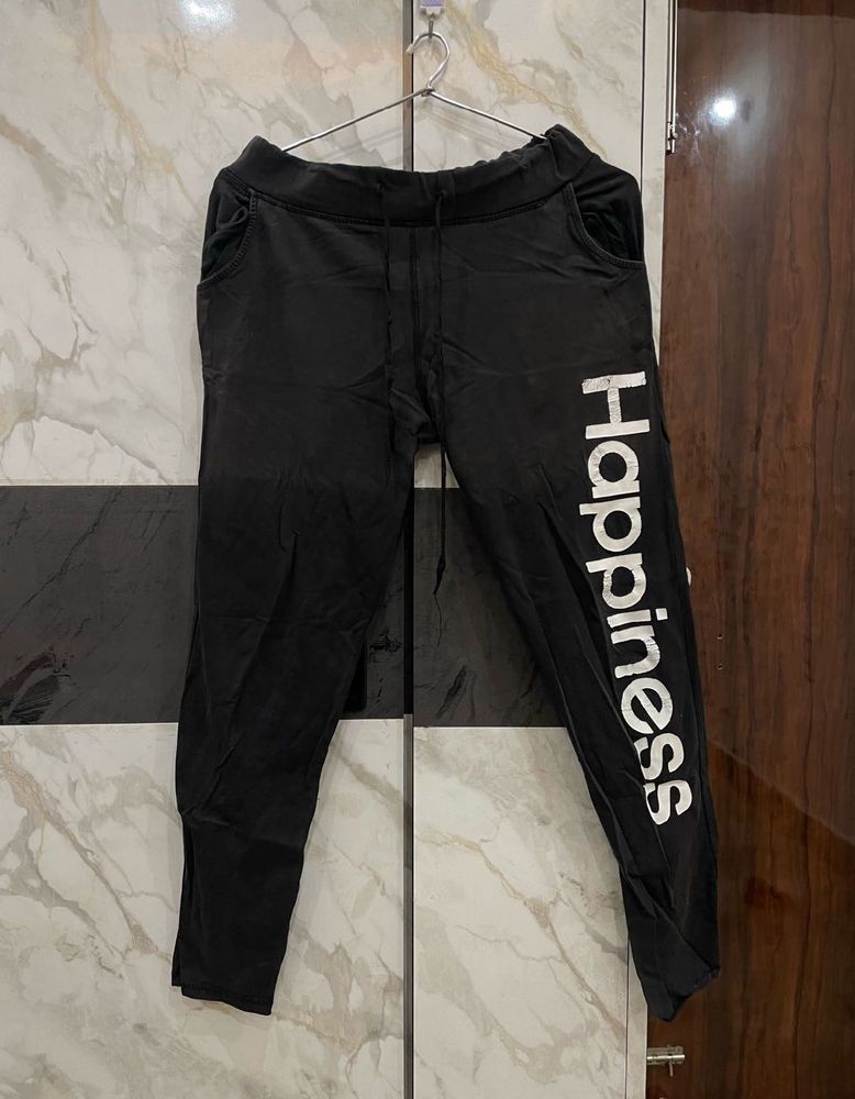 black trackpant