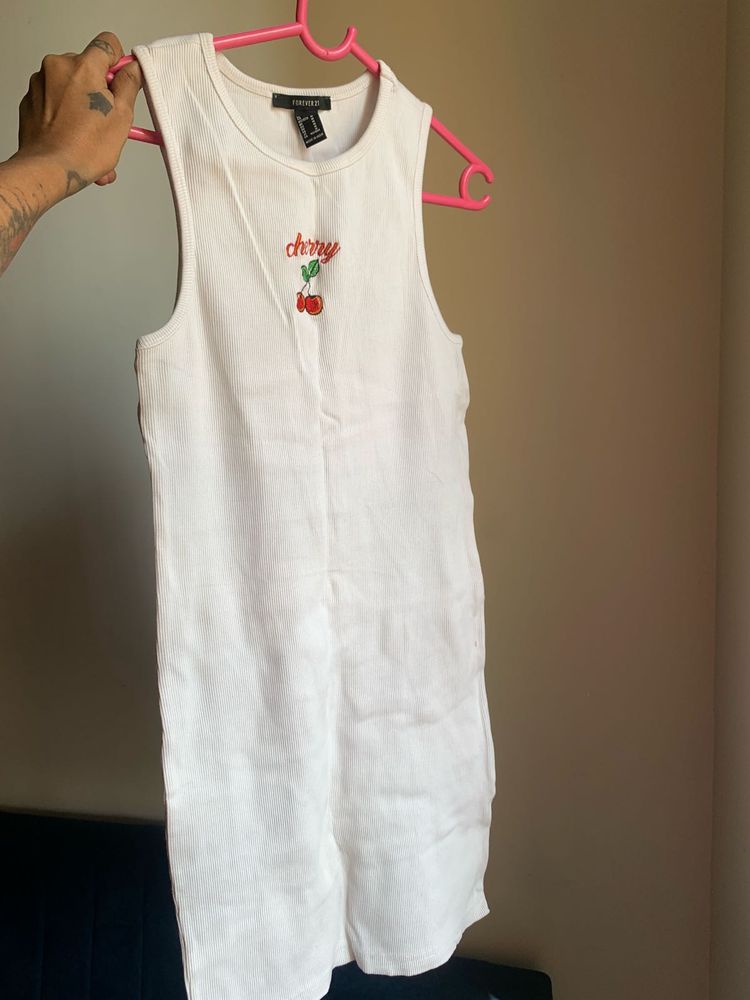 white midi dress sleevless