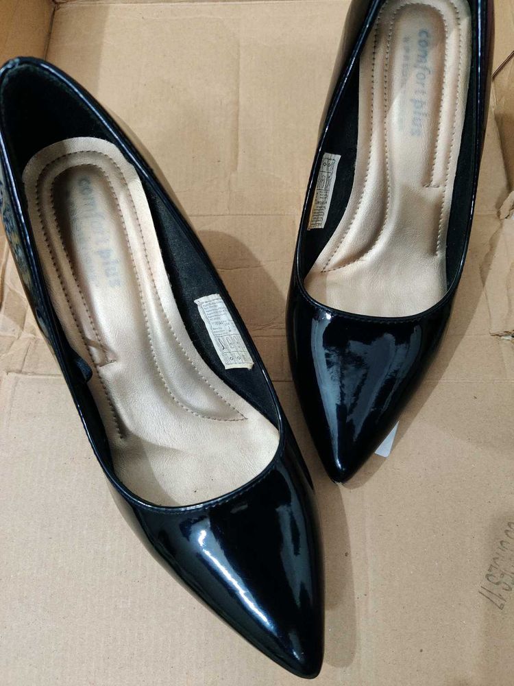 Black Shoe