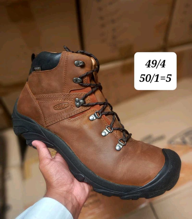 Keen Men&#39;s Pyrenees Waterproof Hiking Boot