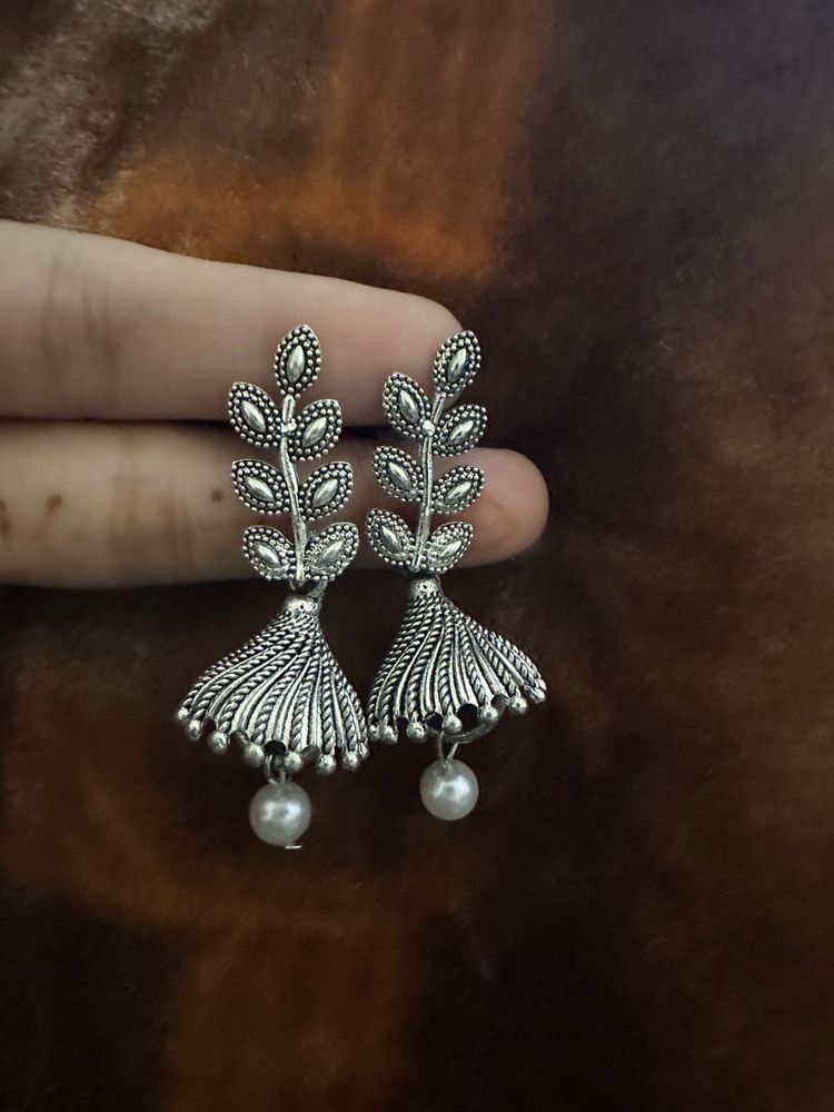 Oxidised Pearl studded earrings