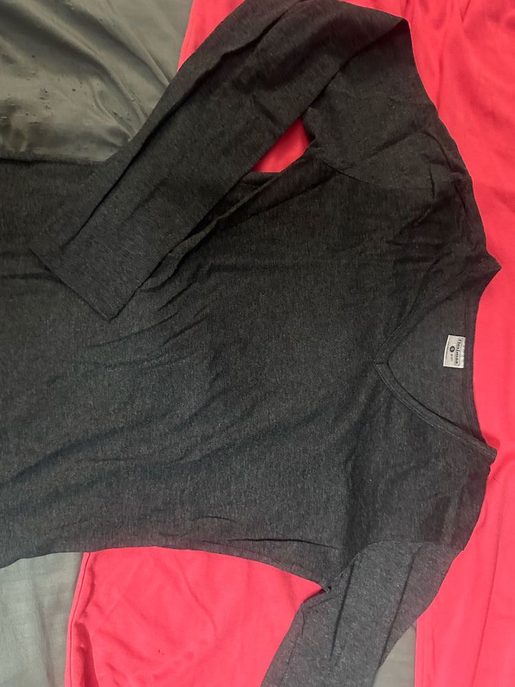 Gray Long Sleeve FITTED Top